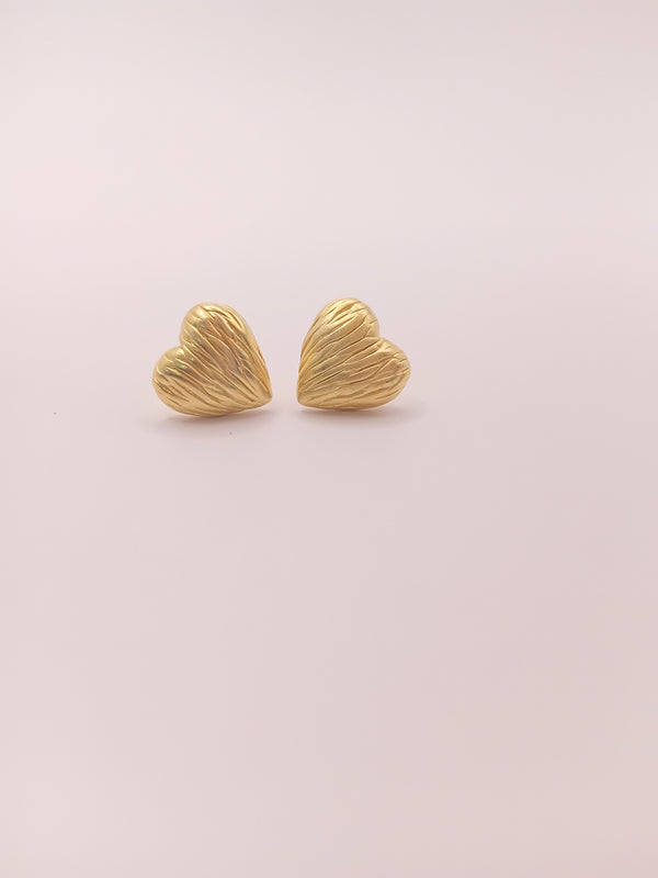 Golden heart stud earring