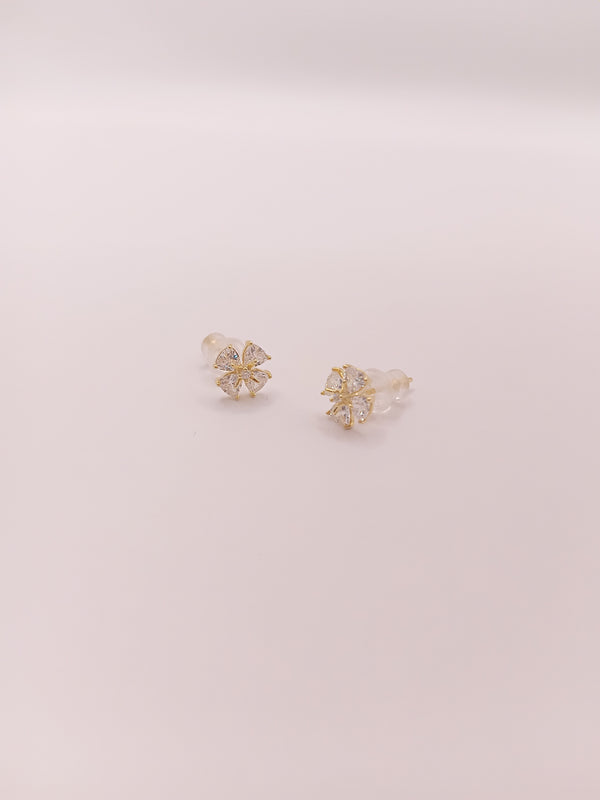 Elegant stud earring