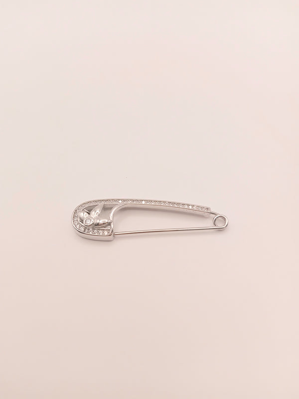 Elegant silver safety pin design brooch