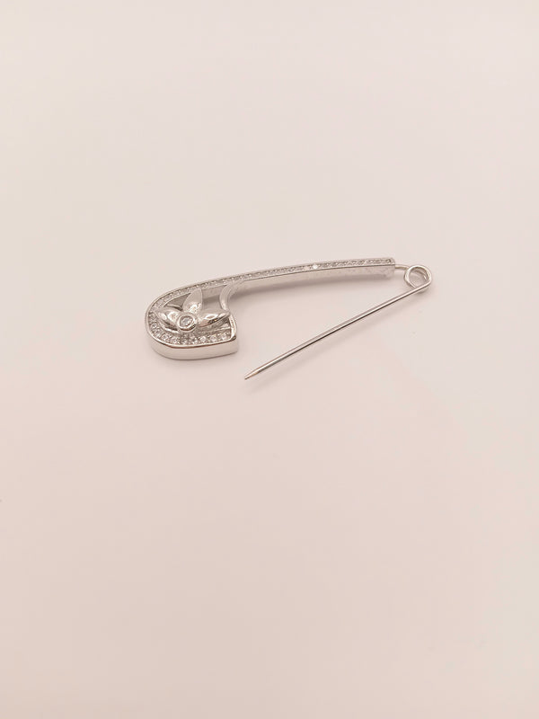 Elegant silver safety pin design brooch